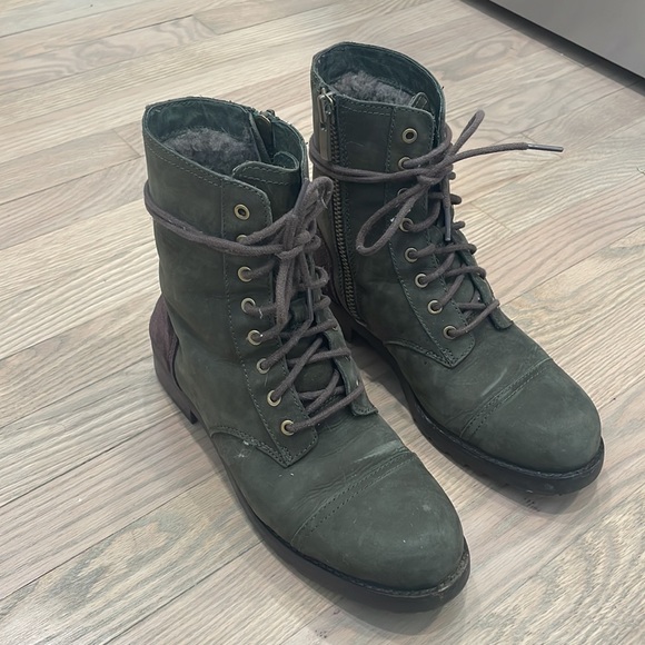 Ugg Green and Brown Suede Combat Boot Sz 9 - Picture 4 of 7
